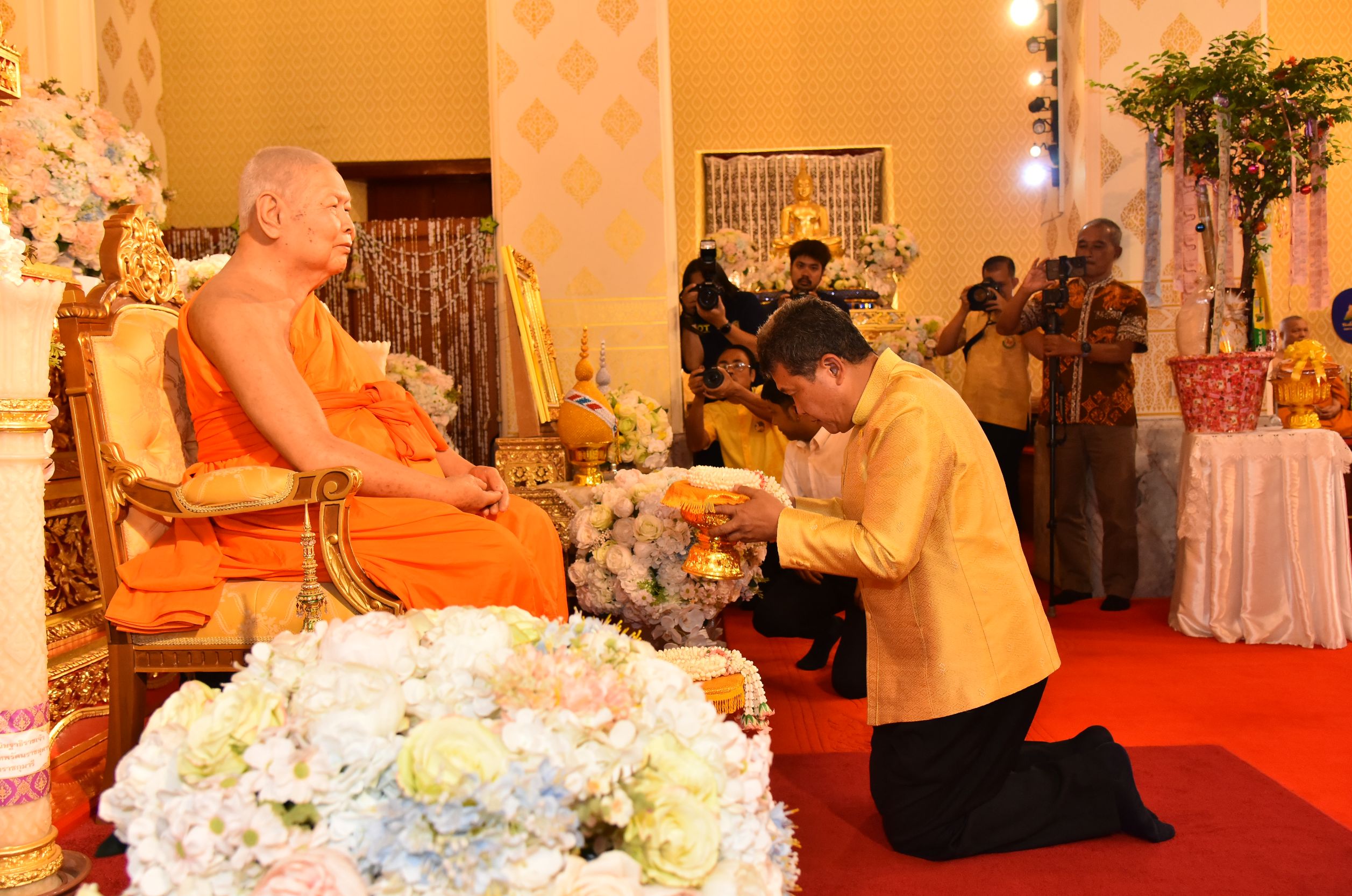 ปลัดมหาดไทย เป็นประธานทอดผ้าป่าสามัคคี  “มูลนิธิภูมิพโลภิกขุ” ยอดรวม 3,616,709.50 บาท