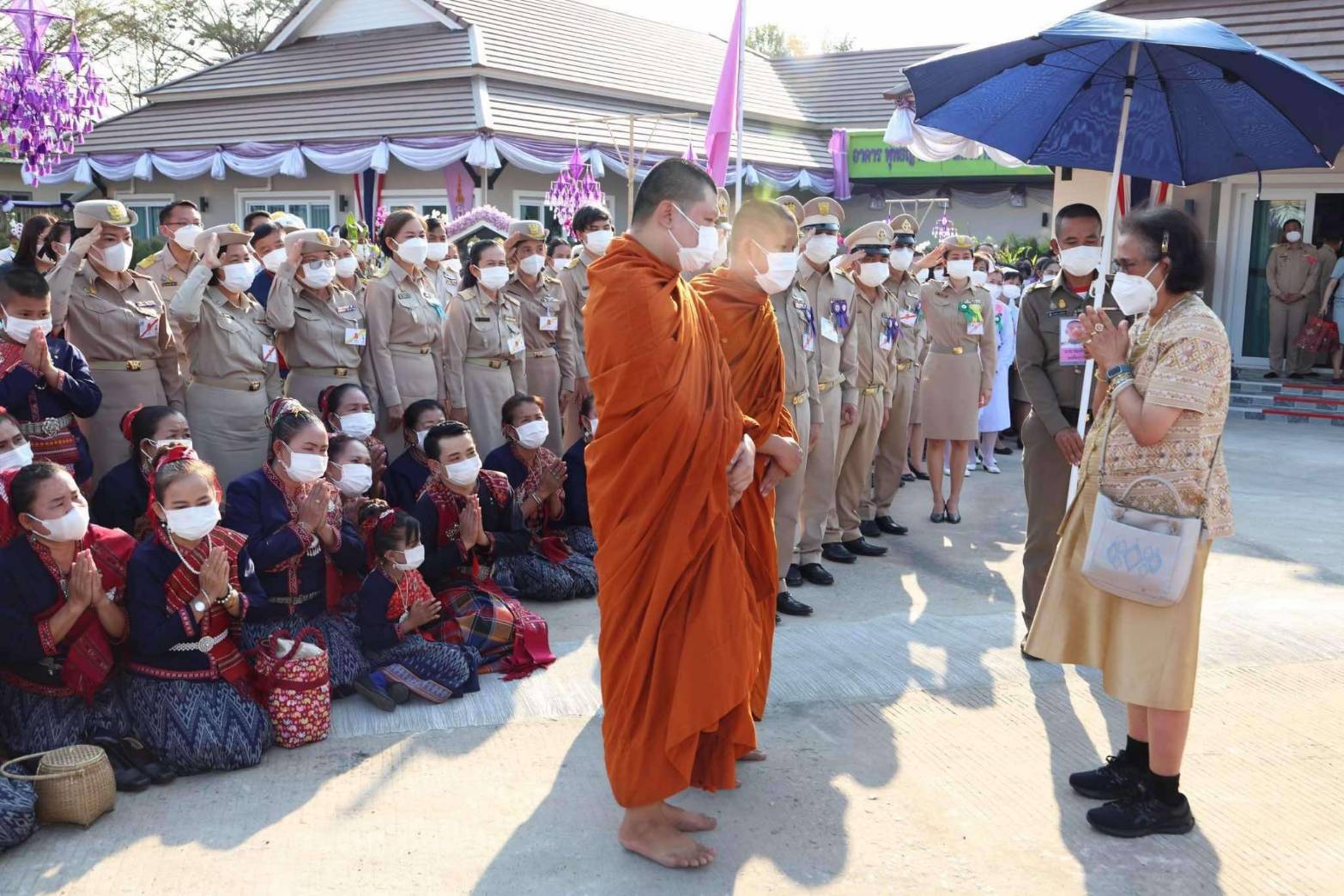 “พระรุ่นใหม่ น่ายกย่อง”  บันดาลจากทุ่งนากลายเป็นวัด “ศูนย์กลางของชุมชนอย่างแท้จริง”