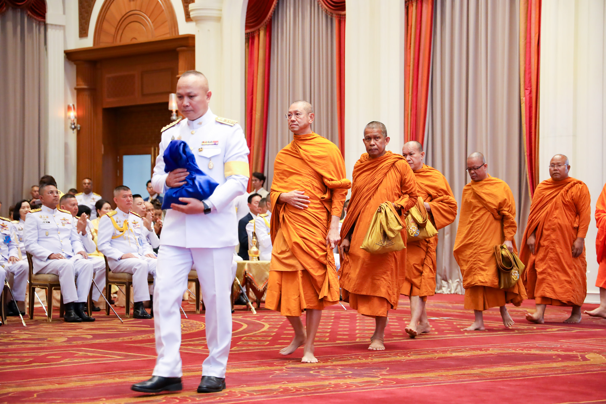 สำนักงานปลัดกลาโหมถวายทุนแด่พระภิกษุ -สามเณร ผู้สอบได้เปรียญธรรม 9 ประโยค ขณะที่ “วัดพระธรรมกาย” เตรียมมอบทุนพร้อมถวายสังฆทาน 2พันกว่าวัดวันอาทิตย์ที่ 4 สิงหาคมนี้