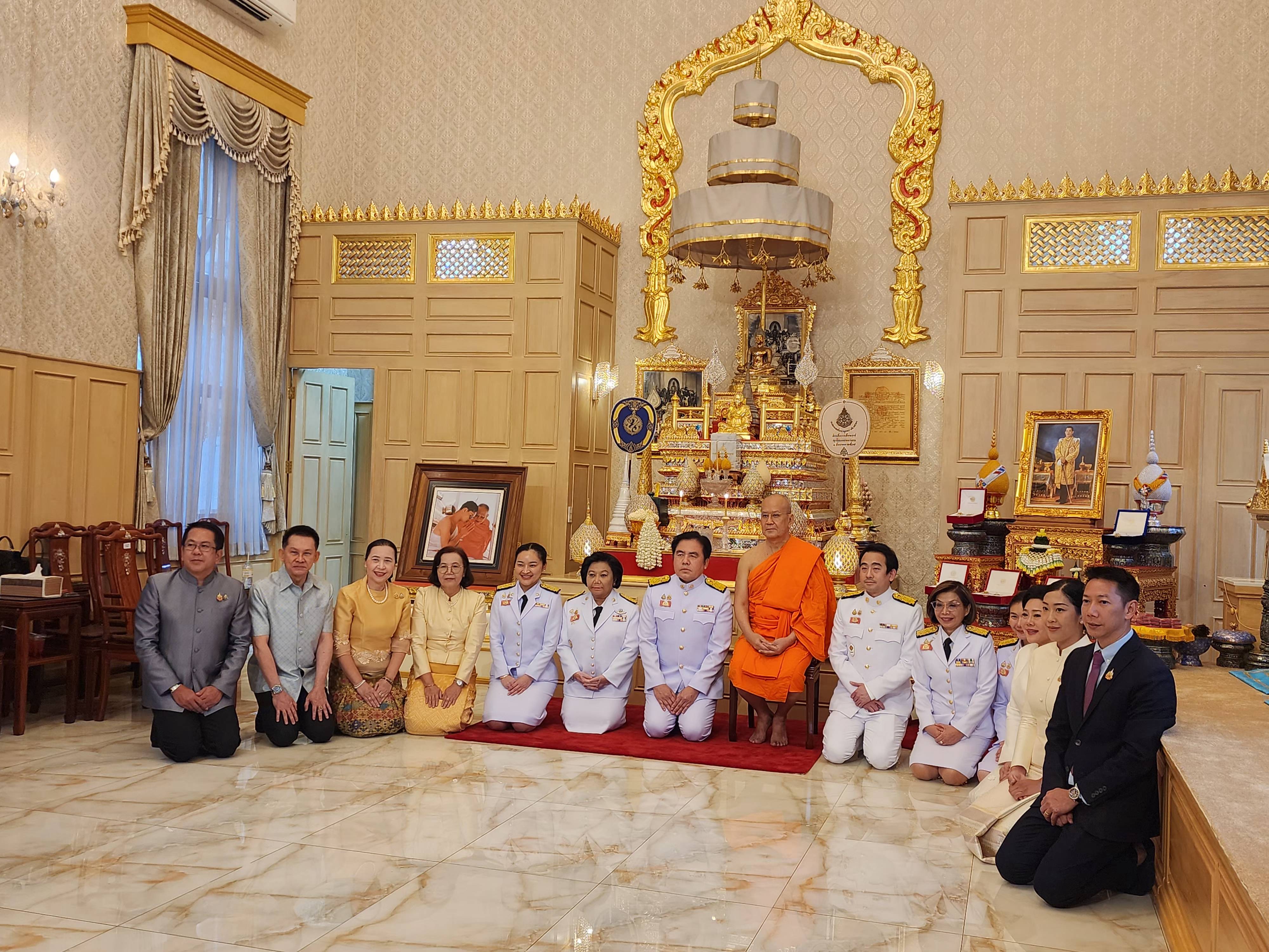 คณะรัฐมนตรีพรึบ!! วัดสระเกศ  ร่วมเจริญพระพุทธมนต์ฉลอง “เครื่องราชอิสริยาภรณ์”