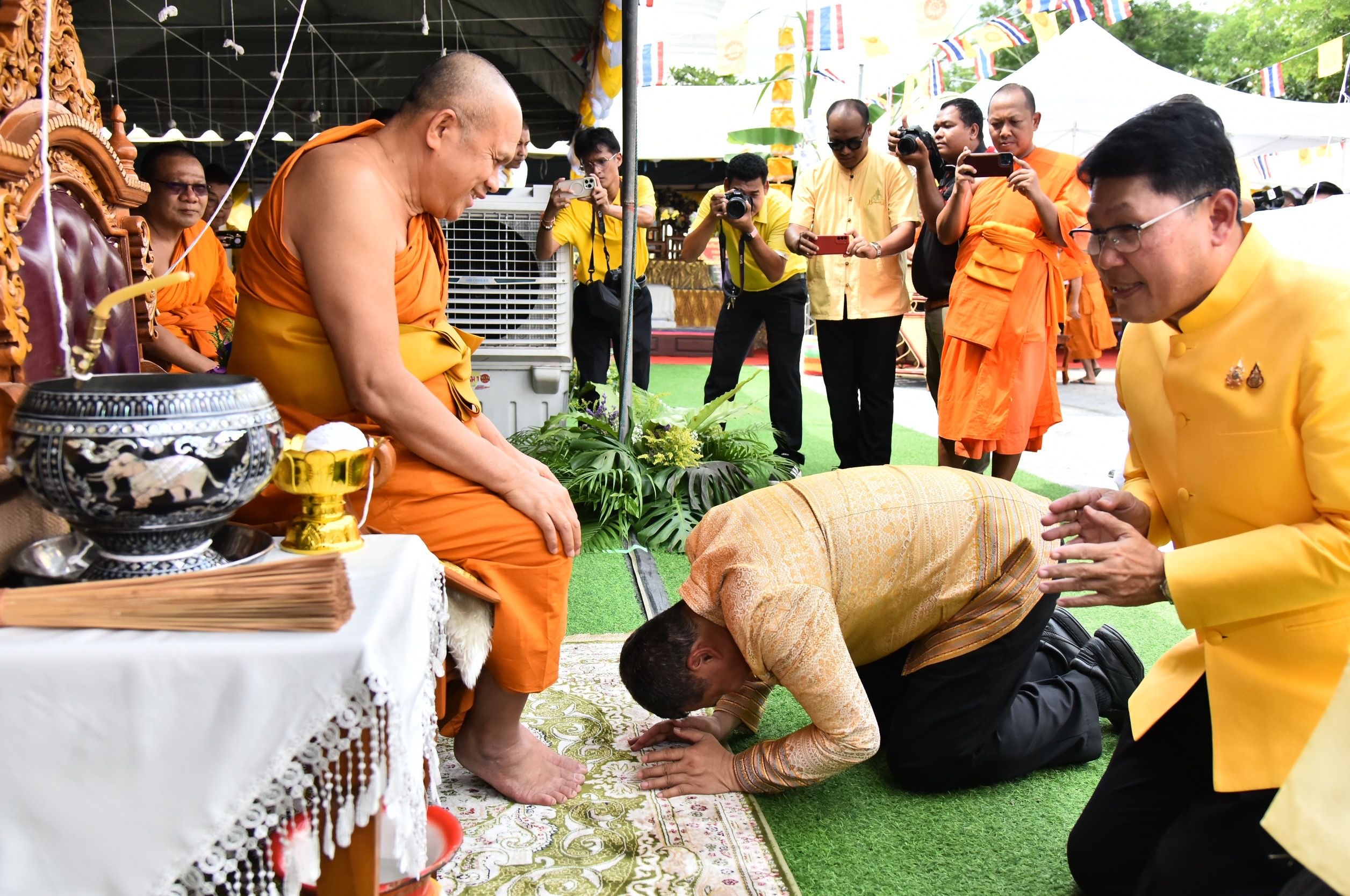 “ปลัดเก่ง” ประธานเททองหล่อ “หลวงพ่อเดิม”  อดีตเจ้าอาวาสวัดหนองโพ   “เทพเจ้าแห่งเมืองสี่แคว”