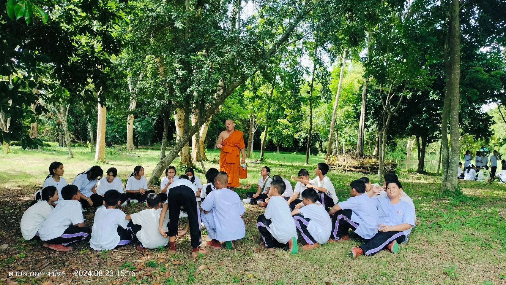 วัดหลักสี่ราษฎร์สโมสรบ้านแพ้ว ชวนเด็กเข้าวัด “ทุกวันศุกร์”