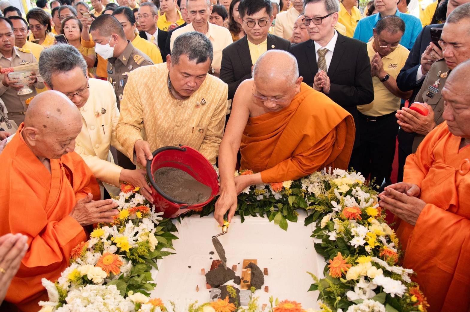 สมเด็จพระมหาวีรวงศ์ – คณะสงฆ์จีนนิกาย -ปลัด มท. ร่วมวางศิลาฤกษ์ก่อสร้าง “วัดมังกรธรรมนาวาราชาธิคุณ (วัดเล่งเน่ยยี่ 4)”