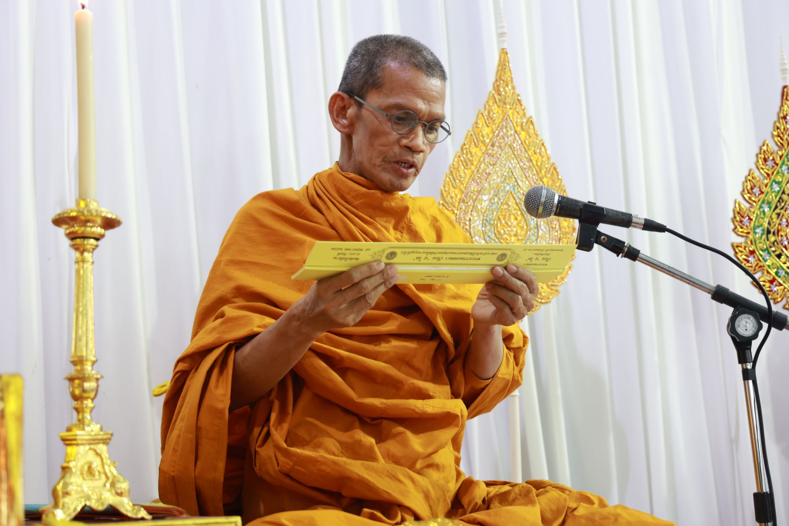 อธิการบดี มจร แสดงธรรม งานพระราชทานเพลิงผู้เสียชีวิต 23 ราย ด้าน “พระพรหมเสนาบดี” มอบเงิน 2.9 แสนแก่ครอบครัวผู้เสียชีวิต