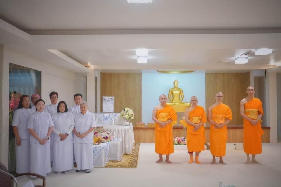 วัดพระธรรมกายบาวาเรียเยอรมนี จัดพิธีสวดพระอภิธรรมออนไลน์ อุทิศบุญแด่ครู-นักเรียน จากเหตุการณ์ไฟไหม้รถบัสทัศนศึกษา