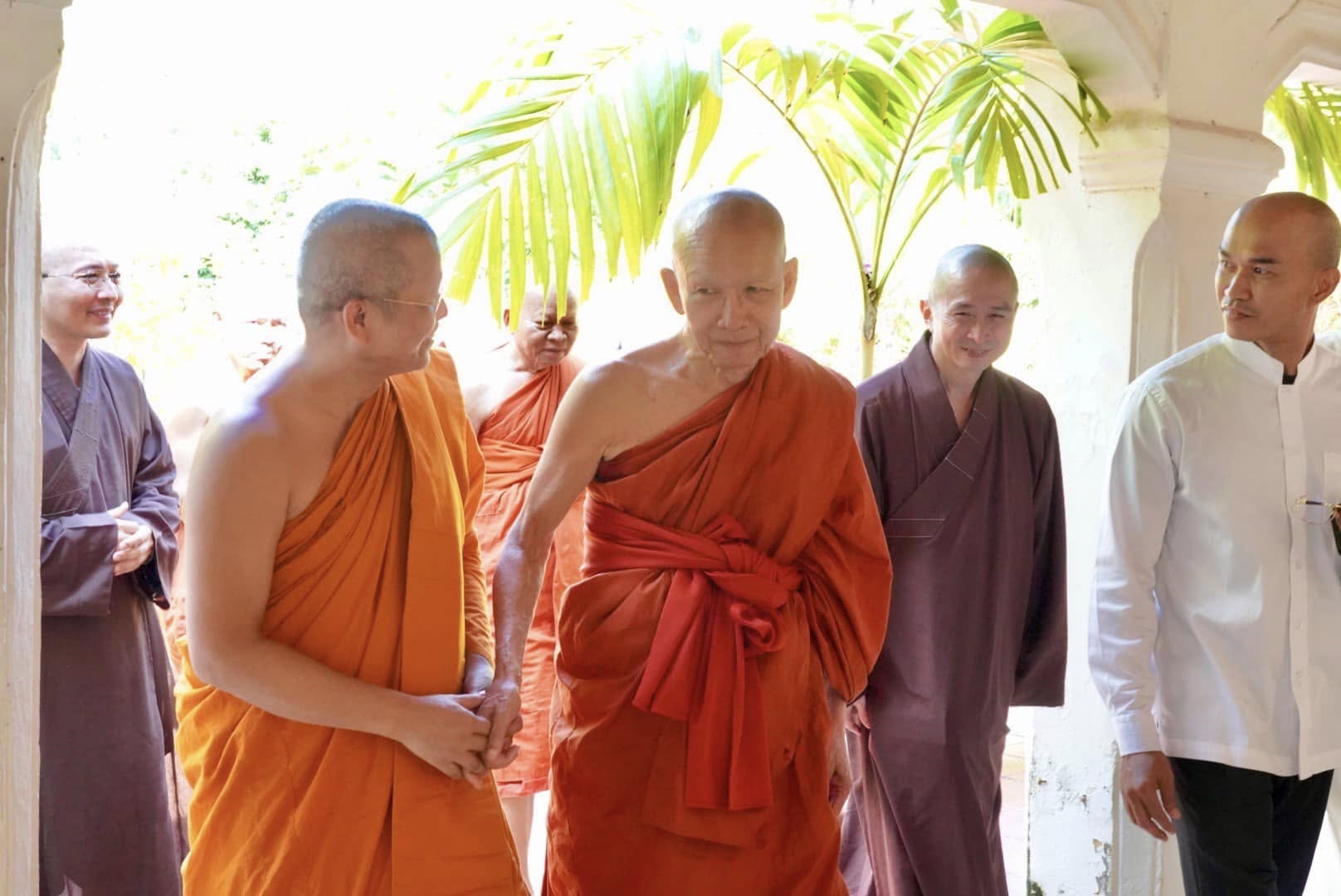 คณะผู้บริหาร “มจร” กระชับมิตรสัมพันธไมตรีกับ “คณะสงฆ์กัมพูชา”