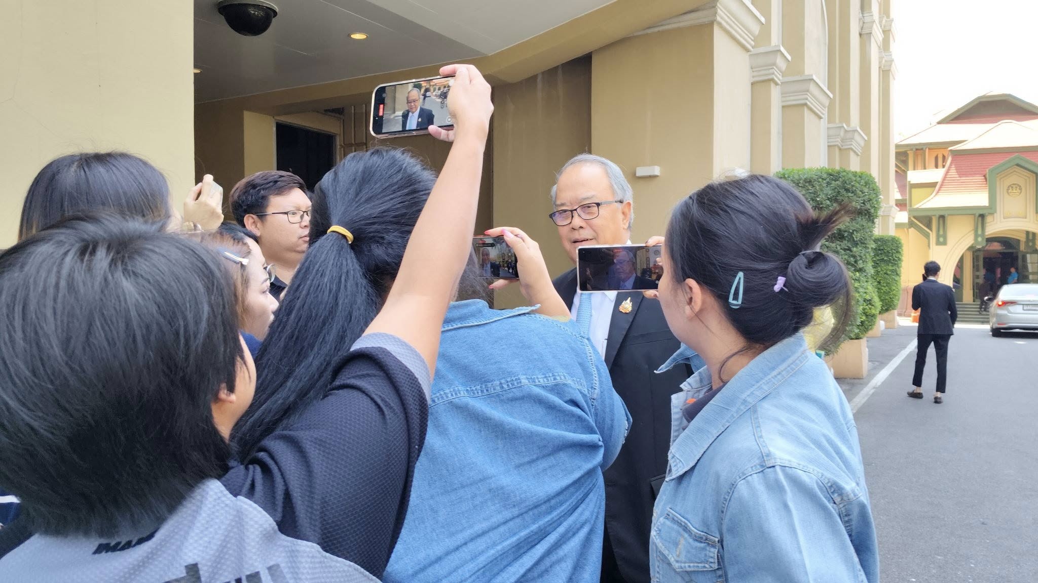 ประชุม ค.ก.ว. ล่ม!!  เหตุแผ่นดินไหว!! เลื่อนเป็นวันที่ 9 เมษายนนี้
