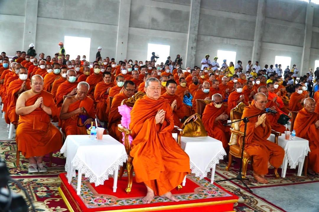 สมเด็จพระมหารัชมงคลมุนี ประธานสวดพุทธมนต์ สร้างขวัญกำลังใจเหยื่อแผ่นดินไหว “ตึกสตง.”