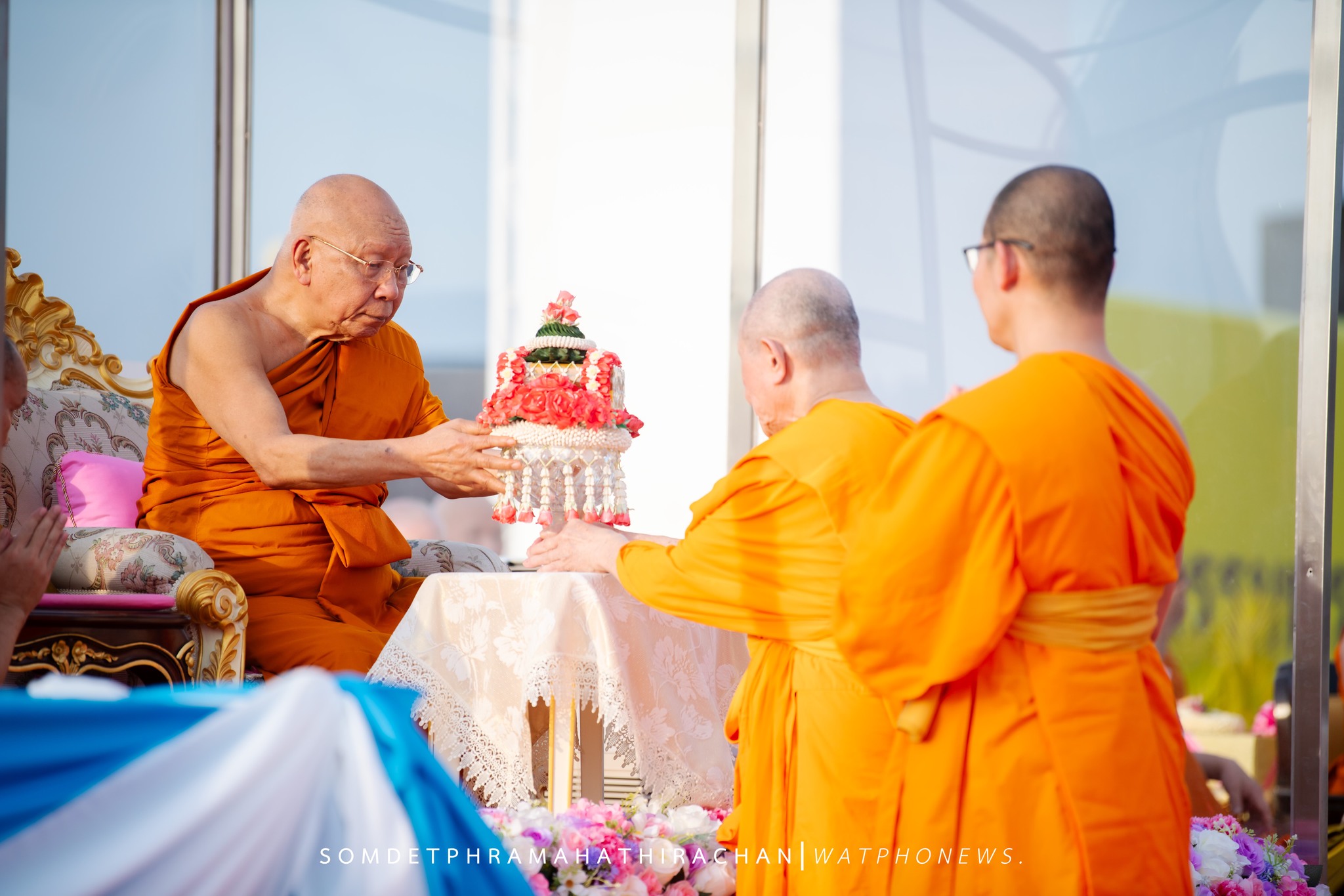 วัดพระธรรมกายจัดสวดมนต์ นั่งสมาธิ เจริญภาวนา เพื่อสันติภาพ – แผ่เมตตาให้ ผู้ประสบภัยแผ่นดินไหวไทยเมียนมา- ถวายสังฆทาน 40,000 กว่าวัดทั่วประเทศ ในวันคุ้มครองโลก