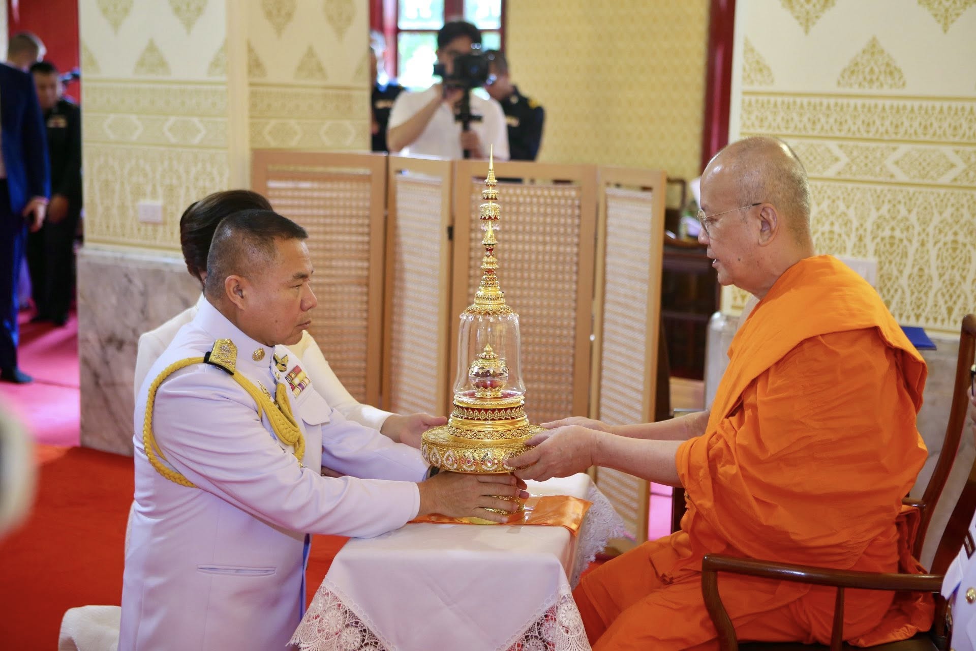 “พระพรหมสิทธิ” มอบพระบรมสารีริกธาตุให้ “กองทัพอากาศ” เพื่อไปประดิษฐานที่พระมหาธาตุนภเมทนีดล จ.เชียงใหม่