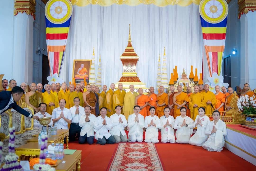 พระสงฆ์นานาชาติถวายเพลิงศพ พระอาจารย์ใหญ่มหาบุญ สิมมาพรหม อดีตประธานศูนย์กลางพุทธศาสนิกสัมพันธ์ สปป. ลาว