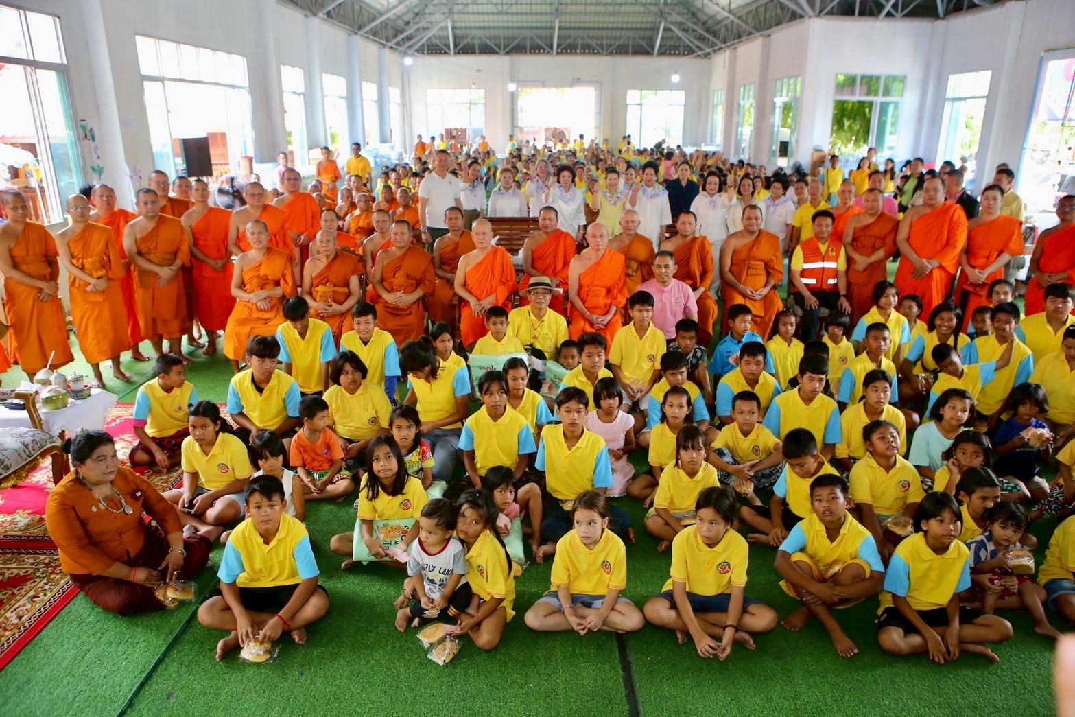 ประมวลภาพ “สังฆสามัคคี “ลงพื้นที่จังหวัด “บุรีรัมย์-สุรินทร์” ร่วมบรรเทาทุกข์ประชาชน!!