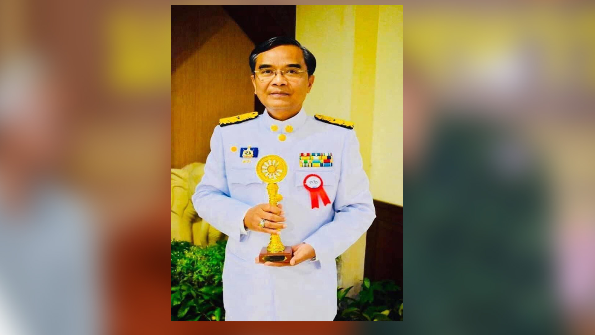 “นิพิฎฐ์ อินทรสมบัติ” โพสต์แสดงความเห็น “วัดพระบาทน้ำพุ ความเหมือนที่ต่าง”