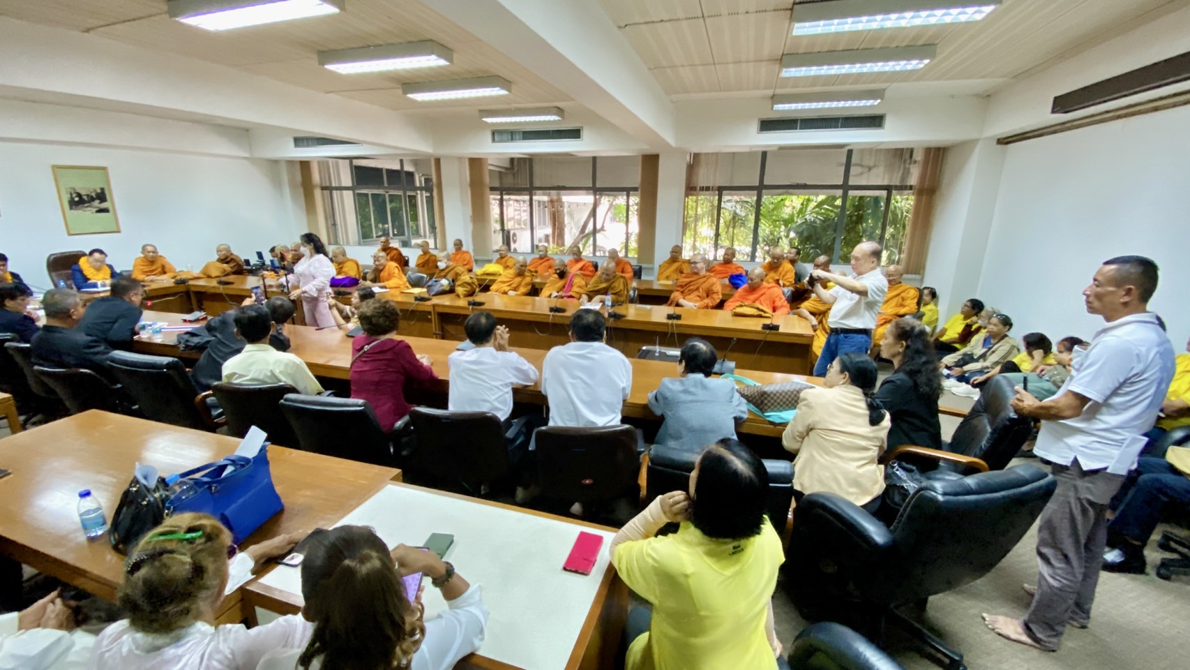 องค์กร “อปพส.”ควงทนายธรรมราช ยื่นหนังสือถึง นายกรัฐมนตรี ขอให้ตำรวจตรวจข้อมูลวัดภายใต้กรอบของกฎหมาย