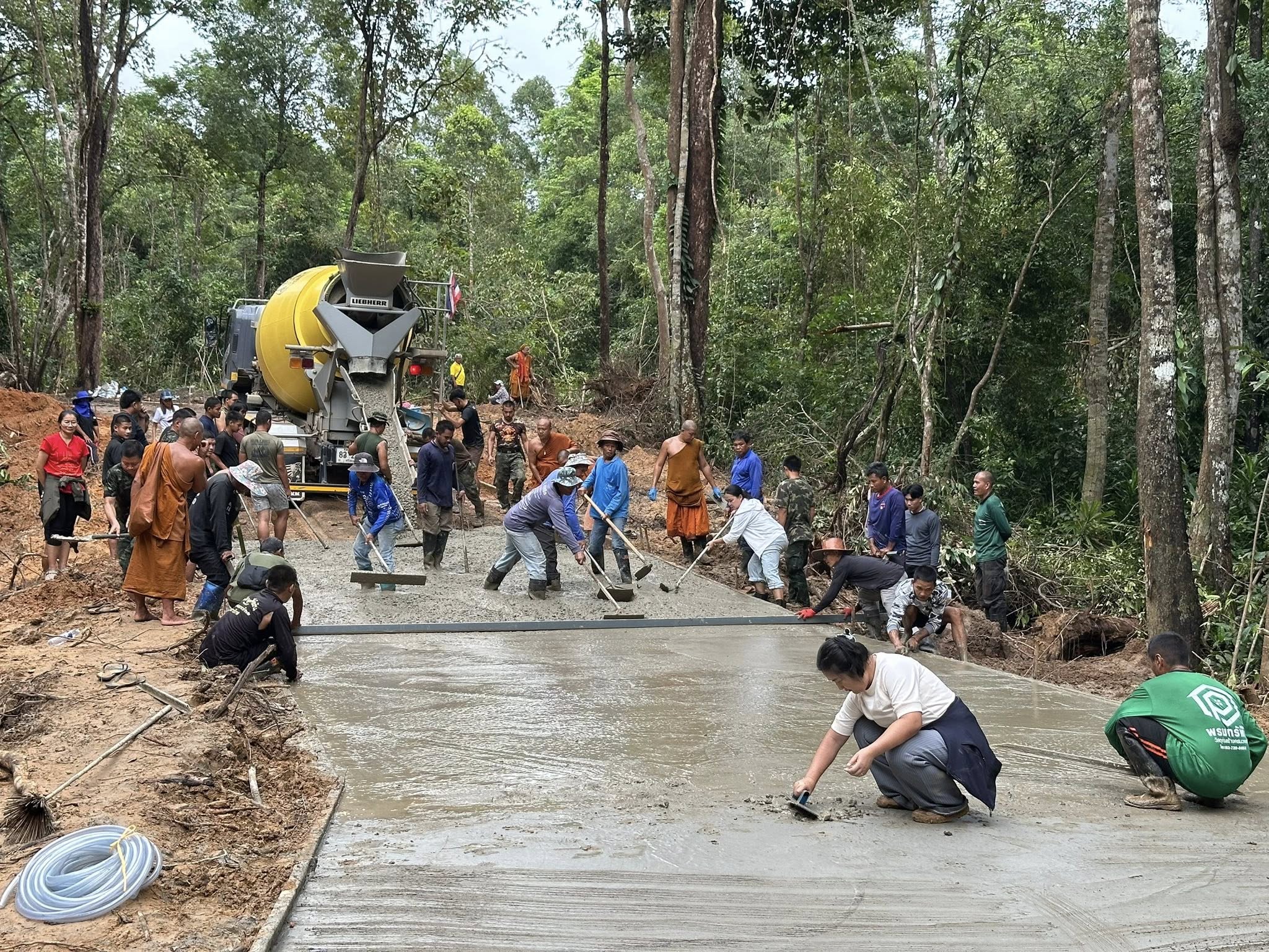 พระนักปาดเมืองอุบล กับถนนพระทำ