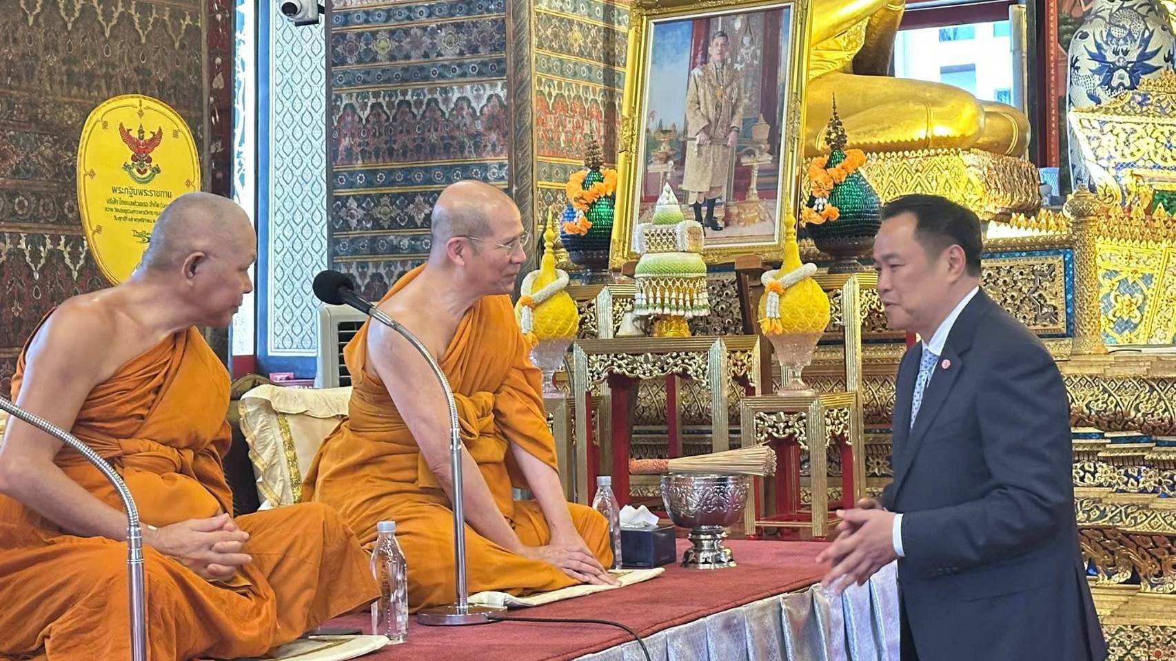 “นายกรัฐมนตรี” เข้าวัดกราบพระประธาน “พระอุโบสถ์” วัดประยูรฯ
