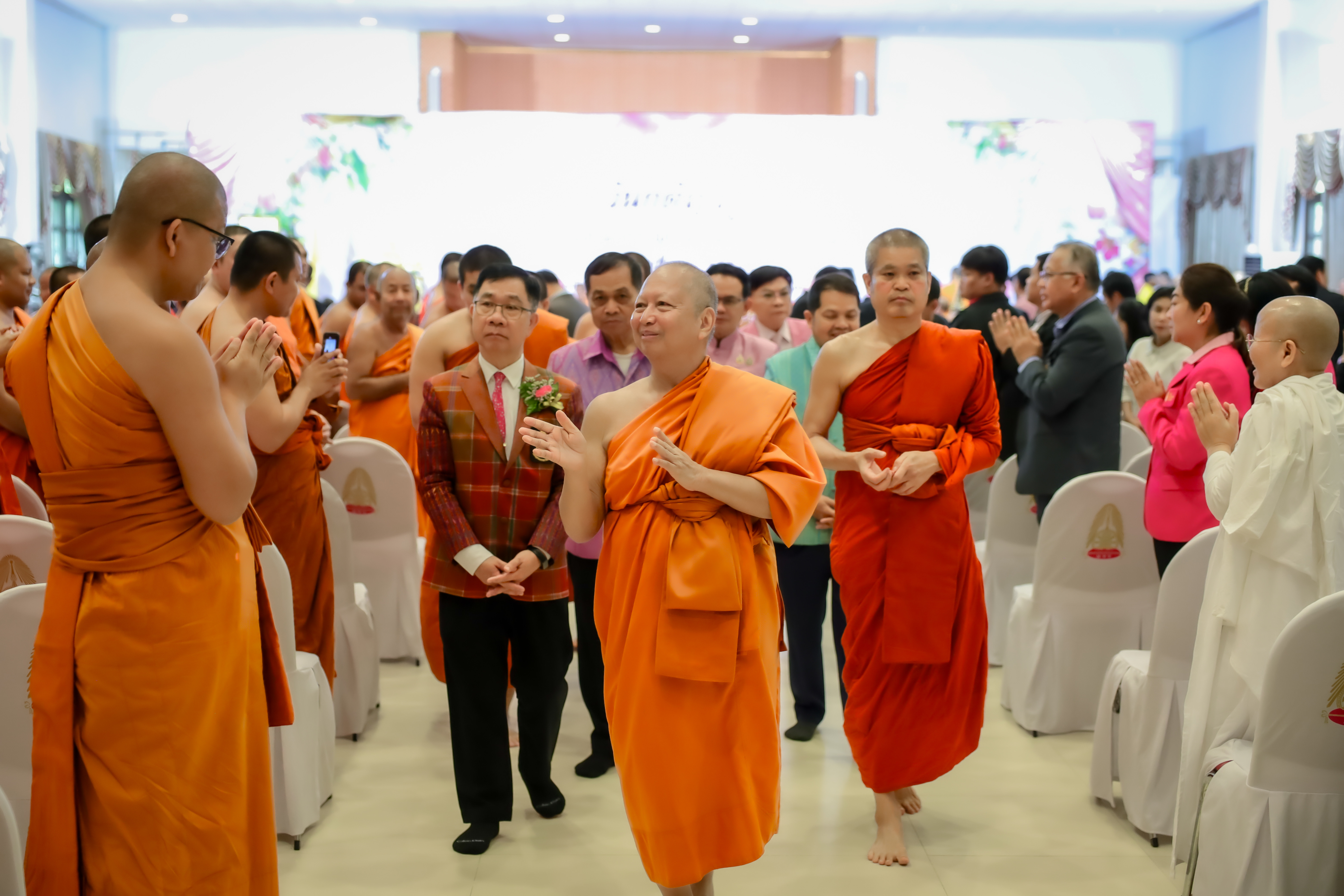 “มจร” จัดงาน “วันกตัญญู” ด้าน “พระพรหมบัณฑิต” ย้ำ!! ดื่มน้ำจากบ่อ อย่าลืมคนขุดบ่อ?