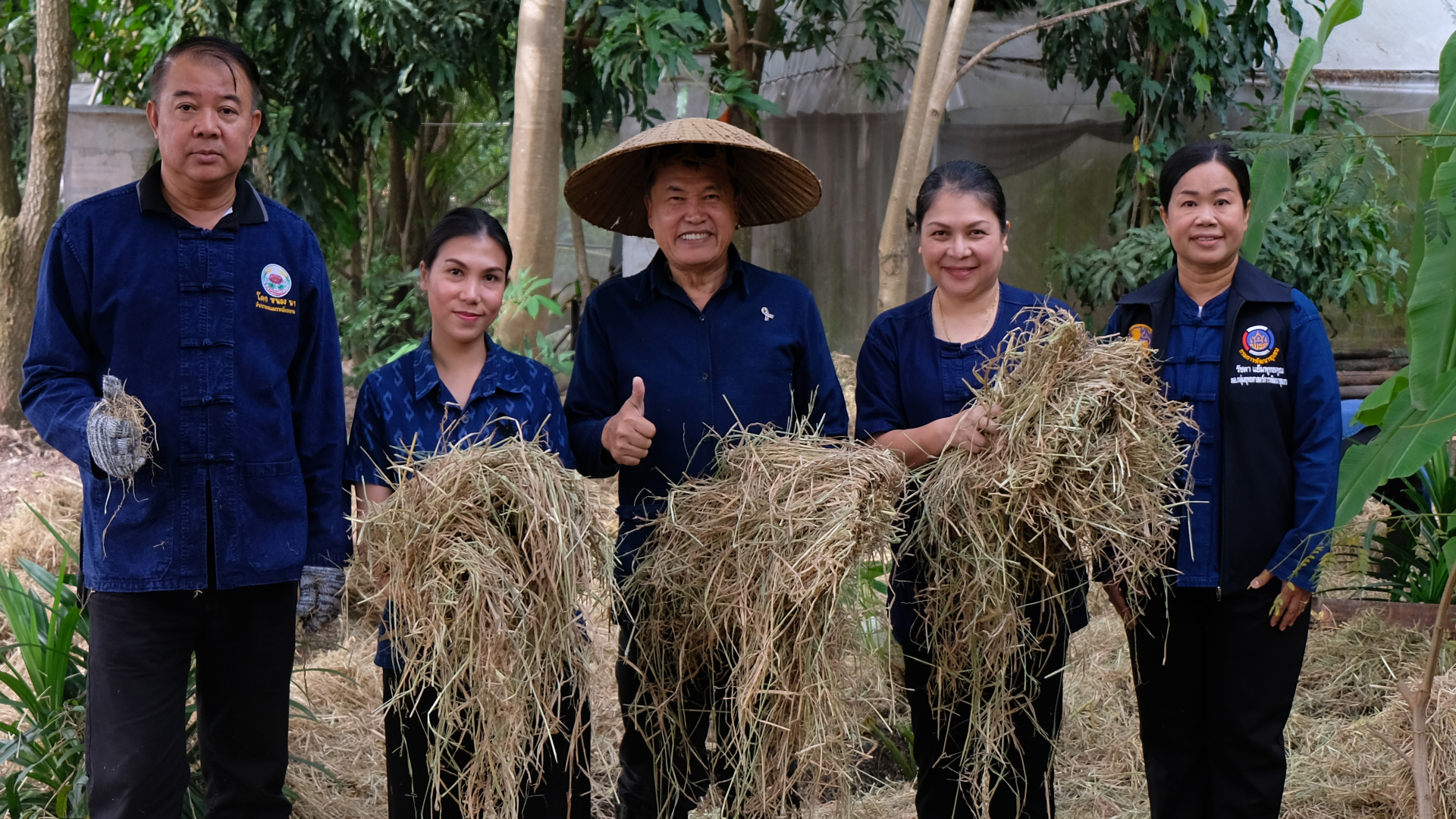 ปลัดเก่ง เยี่ยมแปลง “โคก หนอง นา-เอามื้อสามัคคี” อำเภอคลองหลวง พร้อมร่วมถอดบทเรียนเพื่อสร้างความยั่งยืน!!