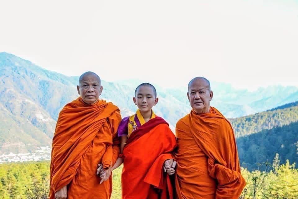 คณะสงฆ์ไทยเยี่ยม “สมเด็จไวโรจนะ” องค์ชายลามะน้อยภูฎาน ด้าน “องค์ลามะน้อย” มีกำหนดการมาไทยรับปริญญาดุษฎีบัณฑิตกิตติมศักดิ์ มจร เดือนธันวาคมนี้