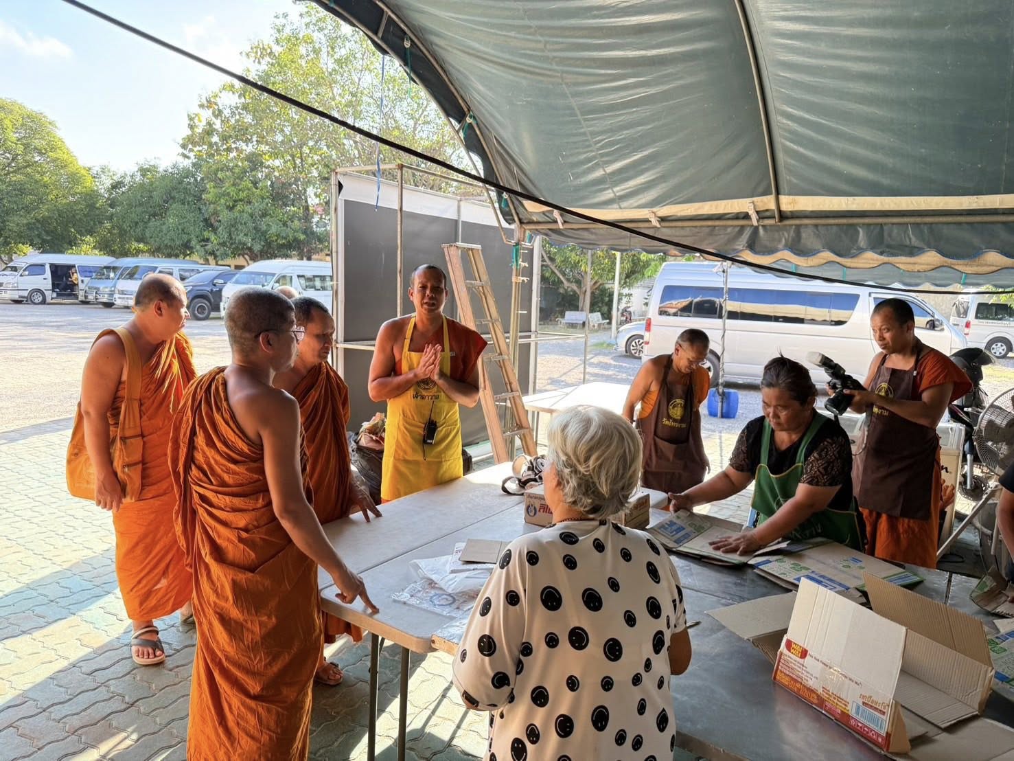 เสียงสะท้อนจาก “ประธานหมู่บ้านรักษาศีล 5” หลังพาคณะลงพื้นที่ให้กำลังใจผู้ประสบภัยน้ำท่วมหาดใหญ่!!